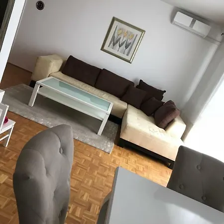 Apartment Apartman Emi *